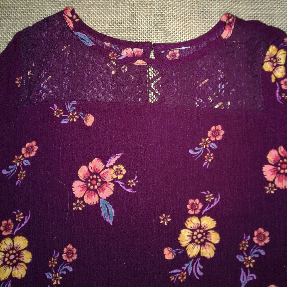 *SOLD* Fall Boho Top - Picture 2 of 3